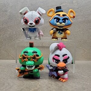 Lot of 4 Five Nights at Freddy's Mystery Mini Figures Glamrock Freddy Chica